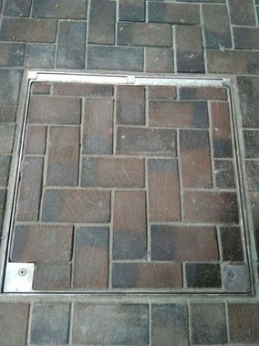 Люк под брусчатку Брус Ли AISI 316 Люк под брусчатку Брус Ли AISI 316