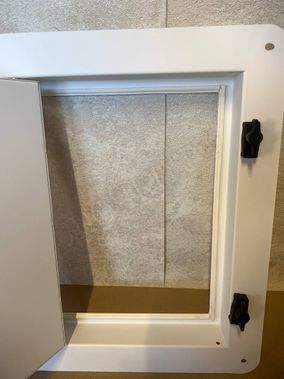 Сантехнический люк Гермо 300*200, RAL 9003 муар Сантехнический люк Гермо 300*200, RAL 9003 муар